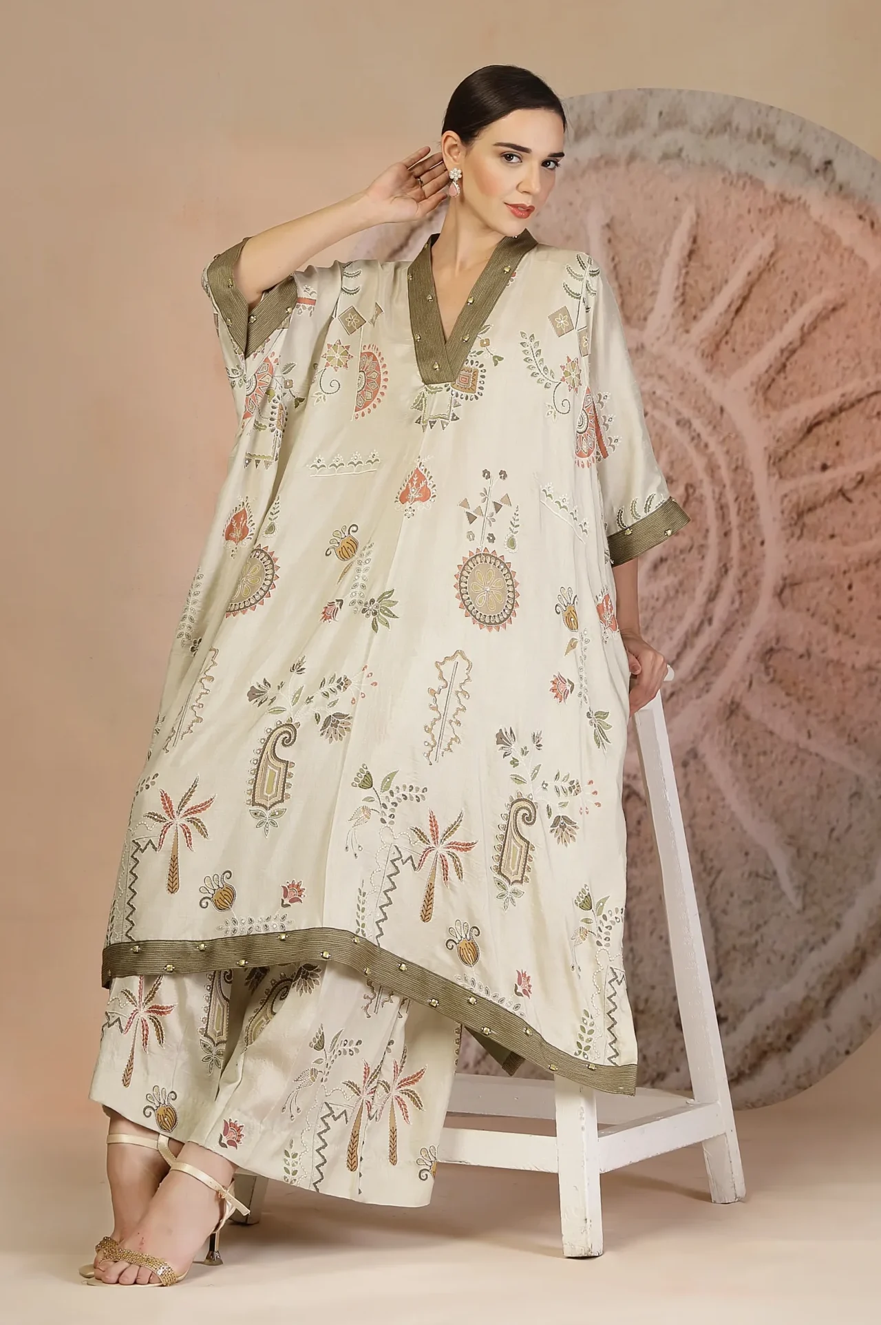 Grey slub cotton kaftan kurta with wide-leg pants from Golden Muslin By Soniya G