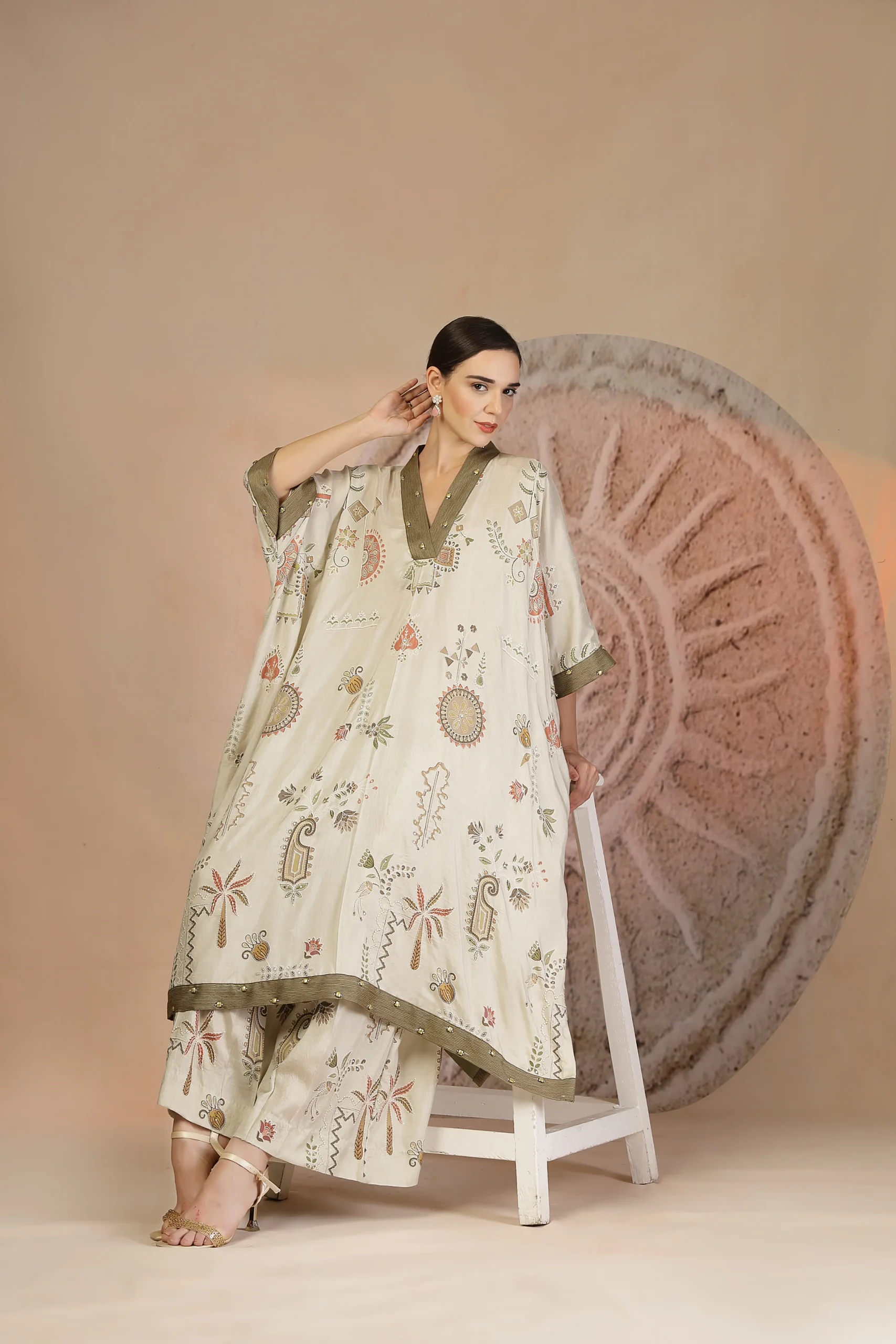 Grey slub cotton kaftan kurta with wide-leg pants from Golden Muslin By Soniya G