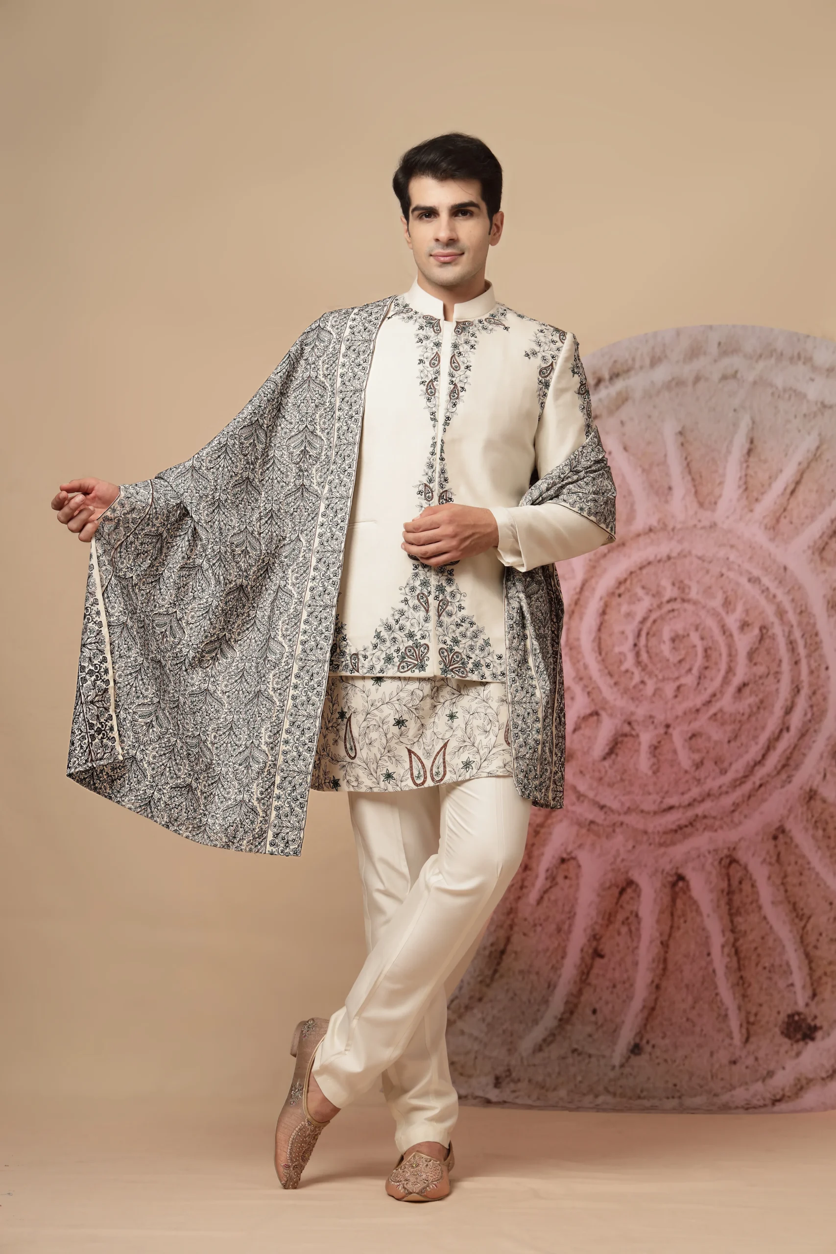 Off-white printed kurta set with ivory trousers and patterned dupatta from Golden Muslin By Soniya G
