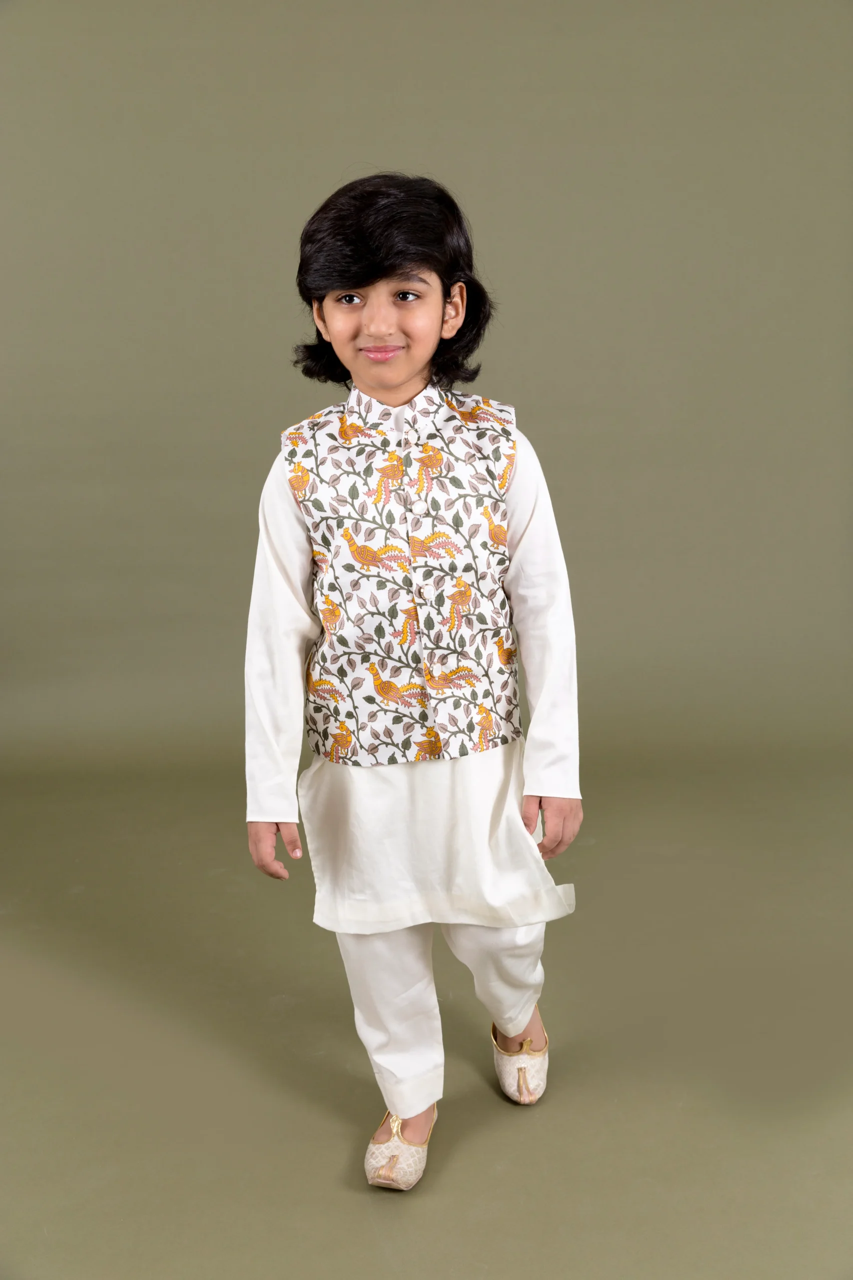Off-White Kurta Jacket Set with peacock feather embroidery from Golden Muslin By Choti Buti
