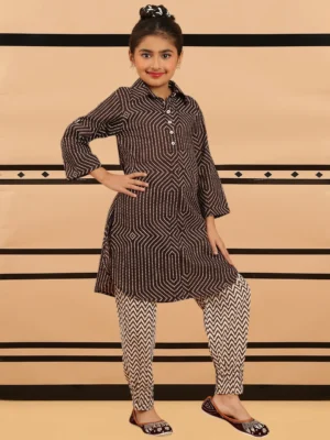 Girls Brown Geometric Kurta Set with Shirt Collar and Printed Pants