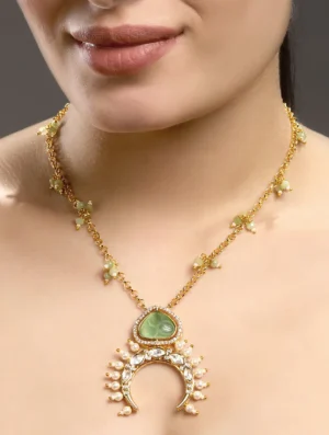 Carved Onyx Kundan Polki Pendant Necklace with Agate Pearls Gold Finish